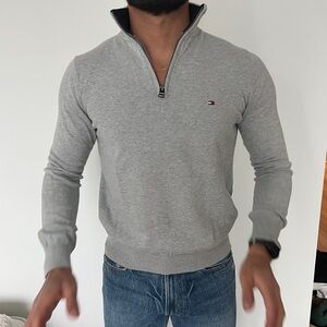 Tommy Hilfiger Men's Gray Sweater